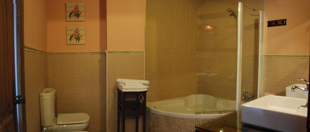 La Noguera De Socasa Country house *